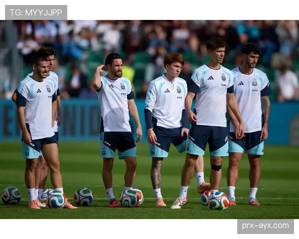 斯卡洛尼战术革新引领阿根廷国家队重铸辉煌，赛场表现惊艳