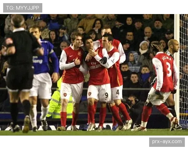 席尔瓦率埃弗顿状态回升，迎战英超新挑战引关注