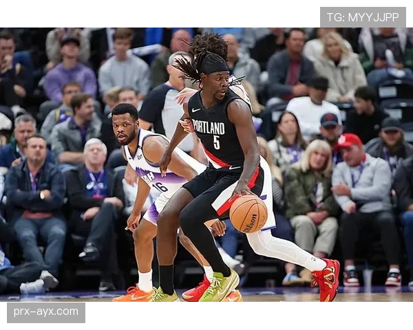 朱·霍勒迪比上季更靠挡拆组织拉开空间提升效率